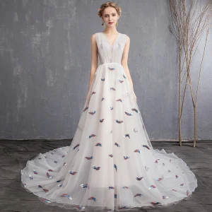 Chic Belle Ivoire Plage Robe De Mariée 2019 Princesse V Cou Sans Manches Brodé Tribunal Train