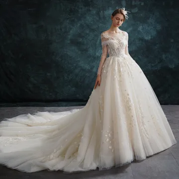 Élégant Champagne Robe De Mariée 2019 Princesse Encolure Dégagée En Dentelle Fleur Manches Longues Dos Nu Cathedral Train