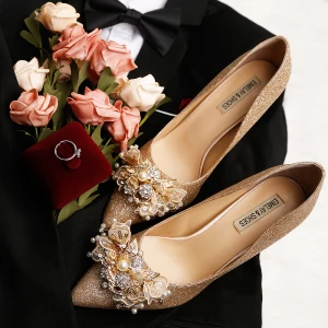 Sparkly Gold Wedding Shoes 2019 Leather Lace Flower Sequins Pearl Rhinestone 9 Cm Stiletto Heels Pointed Toe Wedding Pumps