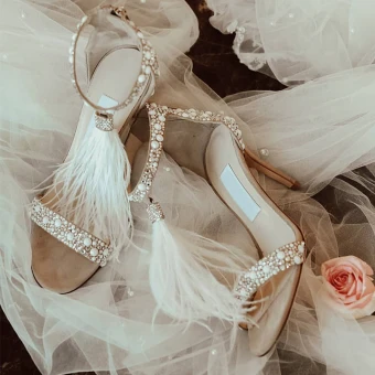 Charming Beige Wedding Shoes 2019 Rhinestone Feather 9 Cm Stiletto Heels Open Peep Toe Wedding High Heels