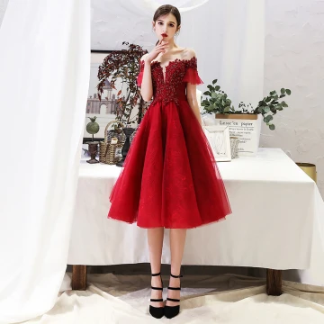 Chic Beautiful Burgundy Homecoming Graduation Dresses 2019 A Line Princess Scoop Neck Beading Crystal Lace Flower Short Sleeve Backless Knee Length Formal Dresses
