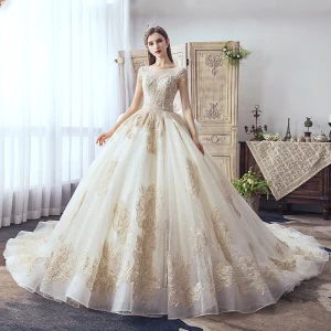 Luxe Champagne Trouwjurken 2019 A Lijn Ronde Hals Handgemaakt Kralen Parel Pailletten Rhinestone Kant Bloem Korte Mouwen Ruglooze Cathedral Train