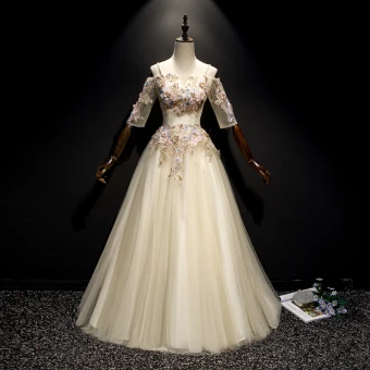 Élégant Champagne Robe De Bal 2019 Princesse Bretelles Spaghetti Perle En Dentelle Fleur Appliques 1 2 Manches Dos Nu Longue Robe De Ceremonie