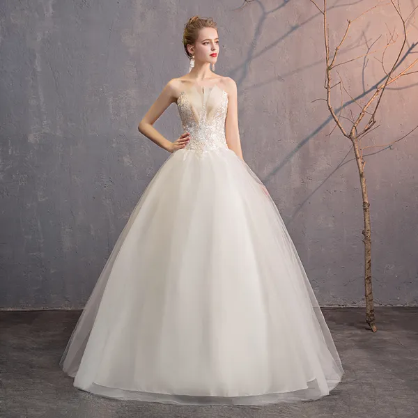 Affordable Ivory Wedding Dresses 2019 Ball Gown Strapless Lace Flower Sleeveless Backless Floor-Length / Long