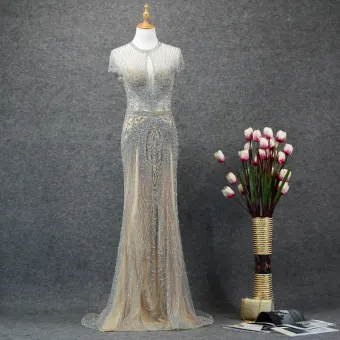 Luxe Argenté Robe De Soirée 2019 Trompette Sirène Encolure Dégagée Fait Main Perlage Cristal Manches Courtes Train De Balayage Robe De Ceremonie