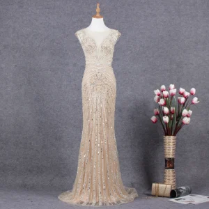 Charmant Champagne Robe De Soirée 2019 Trompette Sirène Encolure Dégagée Fait Main Perlage Cristal Paillettes Sans Manches Train De Balayage Robe De Ceremonie
