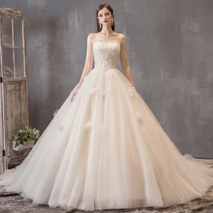 Chic Champagne Robe De Mariée 2019 Robe Boule Volants Bustier Perlage Paillettes Sans Manches Dos Nu Chapel Train
