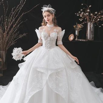Moderne Mode Ivoire Volants En Cascade Robe De Mariée 2021 Robe Boule Col Haut Faux Diamant Paillettes En Dentelle Fleur Manches Courtes Dos Nu Royal Train Mariage