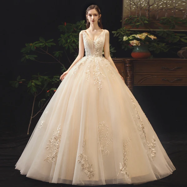 Élégant Champagne Robe De Mariée 2019 Robe Boule V-Cou En Dentelle Fleur Sans Manches Dos Nu Longue