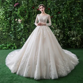 Chic Champagne Robe De Mariée 2019 Princesse Encolure Dégagée En Dentelle Fleur Manches Longues Dos Nu Royal Train