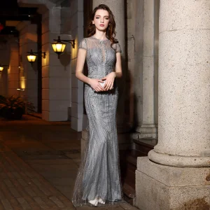 Chic Argenté Robe De Soirée 2019 Trompette Sirène Encolure Dégagée Fait Main Perlage Faux Diamant En Dentelle Manches Courtes Longue Robe De Ceremonie