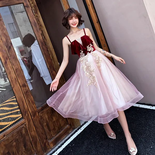 Hermoso Borgoña de fiesta Vestidos de graduación 2019 A-Line / Princess Suede Spaghetti Straps Con Encaje Flor Sin Mangas Sin Espalda Té De Longitud Vestidos Formales