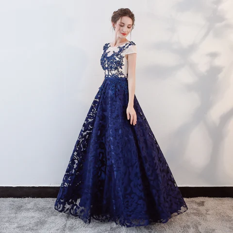 Piękne Królewski Niebieski Sukienki Na Bal 2018 Princessa Frezowanie Kryształ Z Koronki Kwiat Szarfa Wycięciem Bez Pleców Kótkie Rękawy Długie Sukienki Wizytowe