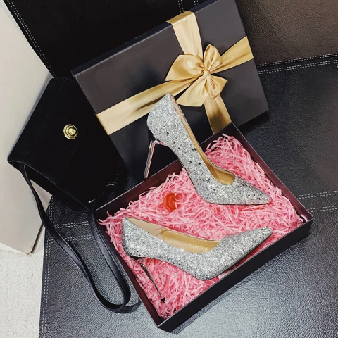 Sparkly Silver Wedding Shoes 2019 Sequins 9 cm Stiletto Heels Pointed Toe Wedding Pumps