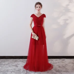 Chic Belle Bordeaux Robe De Soirée 2018 Princesse En Dentelle Fleur Cristal Noeud V Cou Dos Nu Manches Courtes Train De Balayage Robe De Ceremonie
