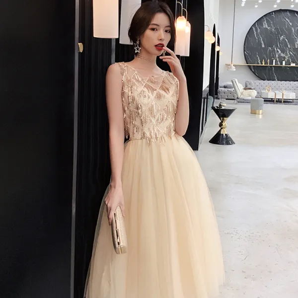 Modern / Fashion Champagne Evening Dresses  2019 A-Line / Princess Scoop Neck Sequins Sleeveless Tea-length Formal Dresses