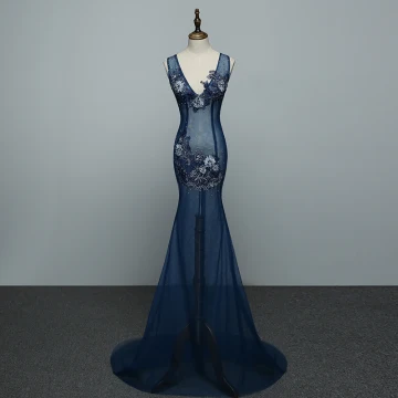 Sexy Donkerblauwe Doorzichtige Avondjurken 2019 Trompet Zeemeermin V Hals Parel Rhinestone Kant Bloem Mouwloos Ruglooze Sweep Trein Gelegenheid Jurken