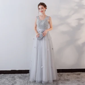 Elegant Grå Selskapskjoler 2018 Prinsesse Krystall Blonder Blomst Appliques Sash V Hals Ryggløse Uten Ermer Lange Formelle Kjoler