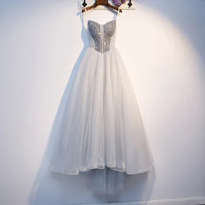 Chic Belle Gris Robe De Bal 2019 Princesse Bretelles Spaghetti Perlage Paillettes Sans Manches Dos Nu Asymétrique Robe De Ceremonie
