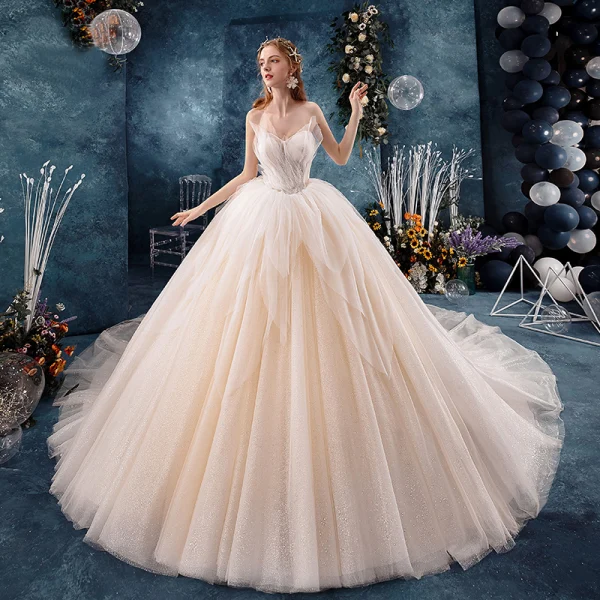 Schöne Champagner Brautkleider / Hochzeitskleider 2019 Ballkleid Rüschen Bandeau Perlenstickerei Ärmellos Rückenfreies Königliche Schleppe