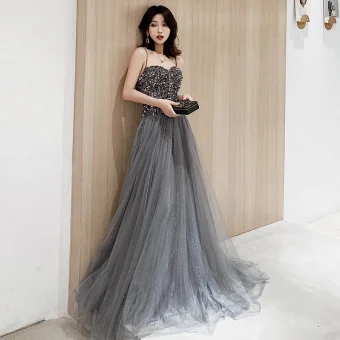 Moderne Mode Gris Robe De Soirée 2019 Princesse Bretelles Spaghetti Perlage Paillettes Sans Manches Dos Nu Train De Balayage Robe De Ceremonie
