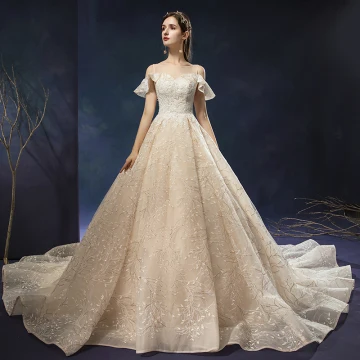 Charmant Champagne Robe De Mariée 2019 Princesse Encolure Dégagée Paillettes En Dentelle Fleur Sans Manches Dos Nu Cathedral Train
