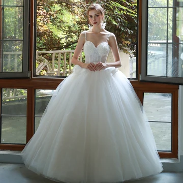 Chic Belle Ivoire Robe De Mariée 2019 Princesse Bretelles Spaghetti Perle En Dentelle Fleur Sans Manches Dos Nu Longue