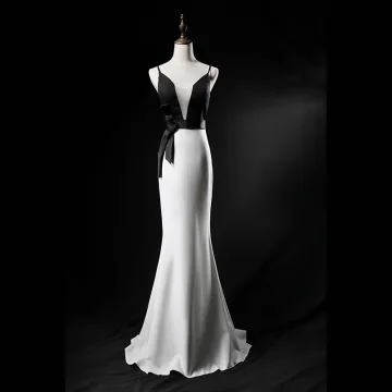 Chic Noire Blanche Robe De Soirée 2019 Trompette Sirène Bretelles Spaghetti Sans Manches Dos Nu Train De Balayage Robe De Ceremonie