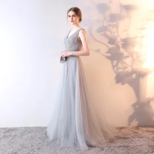 Élégant Gris Robe De Soirée 2019 Princesse V Cou Noeud Perle En Dentelle Fleur Sans Manches Dos Nu Longue Robe De Ceremonie