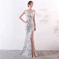 Sparkly Silver Evening Dresses  2019 Trumpet / Mermaid V-Neck Sequins Sleeveless Backless Split Front Floor-Length / Long Formal Dresses