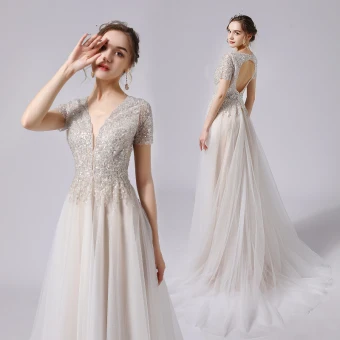 Charmant Champagne Robe De Mariée 2021 Princesse Perlage Cristal Paillettes Col V Profond Manches Courtes Dos Nu Train De Balayage Mariage