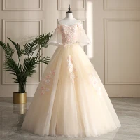 Snygga / Fina Champagne Balklänningar 2019 Prinsessa Av Axeln Spets Blomma Appliqués Pärla Paljetter 1/2 ärm Halterneck Långa Formella Klänningar