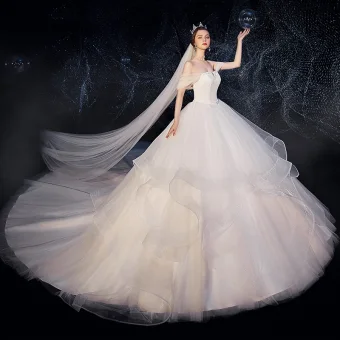 Charmant Ivoire Robe De Mariée 2019 Robe Boule Sans Manches Perlage De L 039 Épaule Dos Nu Volants En Cascade Royal Train