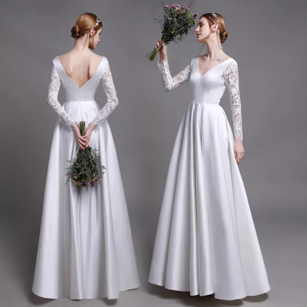 Classic White Beach Wedding Dresses 2019 A-Line / Princess V-Neck Lace Flower Long Sleeve Backless Floor-Length / Long