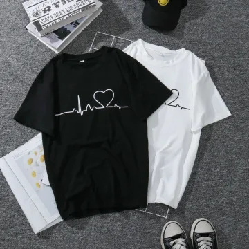Désinvolte Été Ample Noire Forme De Coeur T Shirts 2021 Coton Encolure Dégagée Manches Courtes Hauts Pour Femmes T Shirt