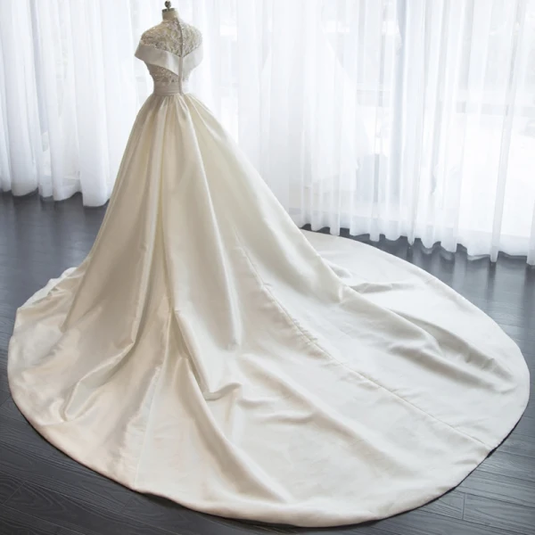 Chinese style White Wedding Dresses 2017 High Neck Short Sleeve Backless Beading Sequins Ruffle Satin Lace Chapel Train