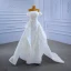 Charmant Ivory / Creme Perlenstickerei Pailletten Spitze Blumen Fallende Rüsche Brautkleider / Hochzeitskleider 2021 A Linie Off Shoulder Kurze Ärmel Rückenfreies Hof-Schleppe Hochzeit