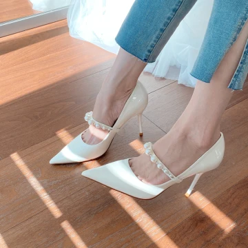 Charmant Blanche Perle Chaussure De Mariée 2021 Cuir 9 Cm Talons Aiguilles À Bout Pointu Mariage Escarpins Talons Hauts