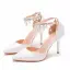 Charmant Weiß Brautschuhe 2021 Perle Strass Knöchelriemen 9 cm Stilettos Spitzschuh Hochzeit Sandaletten Hochhackige