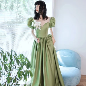 Chic Belle Vert Cendré Robe De Bal 2021 Princesse Encolure Dégagée Perlage Dos Nu Gonflée Manches Courtes Longue Robe De Ceremonie