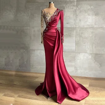 Haut De Gamme Bordeaux Fait Main Perlage Perle Faux Diamant Robe De Soirée 2021 Trompette Sirène Encolure Dégagée Satin Manches Longues Train De Balayage Soirée Robe De Ceremonie