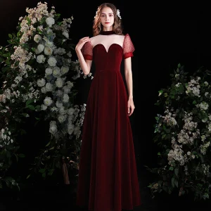 Élégant Bordeaux Daim Robe De Bal 2021 Princesse Col Haut Manches Courtes Dos Nu Thé Longueur Promo Robe De Ceremonie