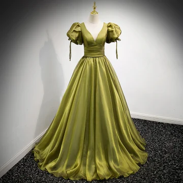 Simple Vert Trèfle Satin Robe De Bal 2021 Princesse V Cou Gonflée Manches Courtes Dos Nu Longue Robe De Ceremonie
