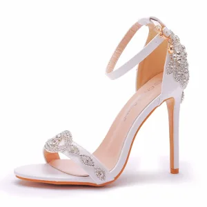 Charming Sexy White Rhinestone Wedding Shoes 2021 Ankle Strap 8 Cm Stiletto Heels Open Peep Toe Wedding High Heels