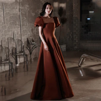 Élégant Café Satin Robe De Bal 2021 Princesse Encolure Carrée Gonflée Manches Courtes Dos Nu Longue Promo Robe De Ceremonie