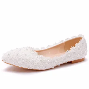 Elegante Witte Parel Kant Bloem Platte Bruidsschoenen 2021 Spitse Neus Huwelijk Hakken