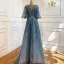Charmant High End Meeresblau Abendkleider 2021 A Linie Rundhalsausschnitt Perlenstickerei Strass Pailletten 1/2 Ärmel Rückenfreies Stoffgürtel Lange Festliche Kleider