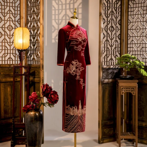 burgundy chinese dress Burgundy Vintage Flocked Velvet Cheongsam – Modern Dance-Inspired Qip Burgundy (with chest pads and leggings) / M main image 0