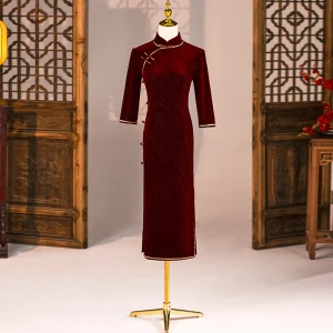 Style Chinois Bordeaux Robe De Soirée Cheongsam 2021 Trompette Sirène Col Haut 3 4 Manches Fendue Devant Thé Longueur Robe De Ceremonie