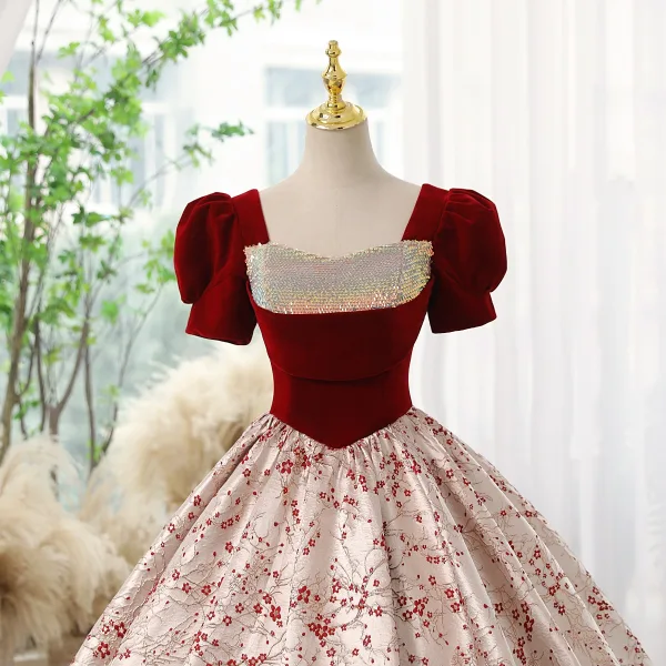Elegant Burgundy Printing Prom Dresses 2023 Ball Gown Square Neckline Sequins Short Sleeve Backless Floor-Length / Long Prom Formal Dresses